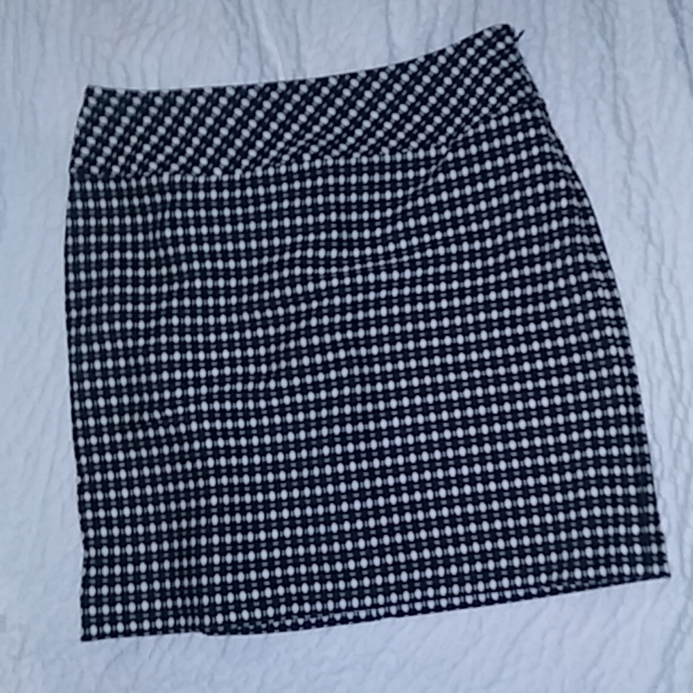 LOFT black and white skirt
